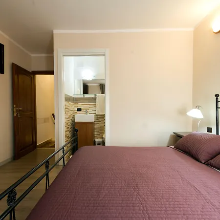 Casa Del Cuoco 3* Кампи-Бизенцио